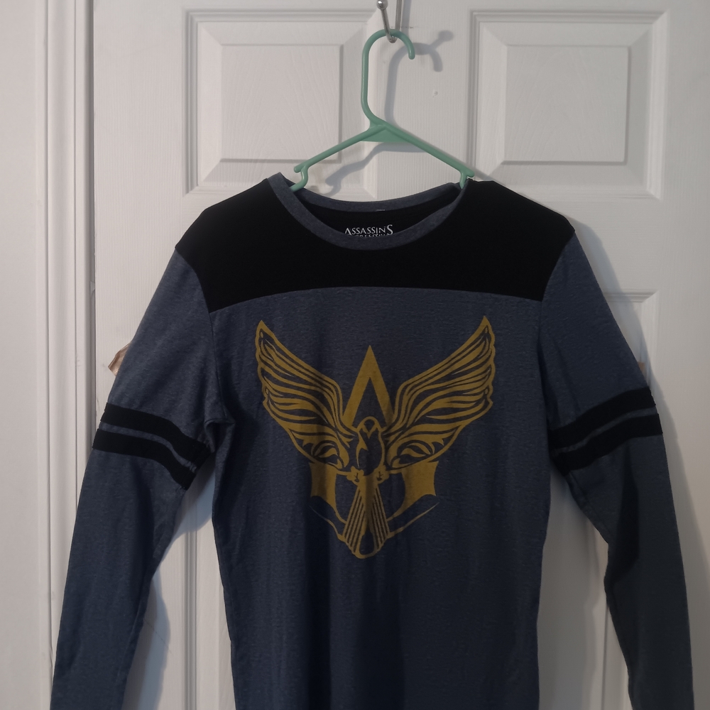 Assassin's Creed Long Sleeve Shirt with Gold Logo (76)
